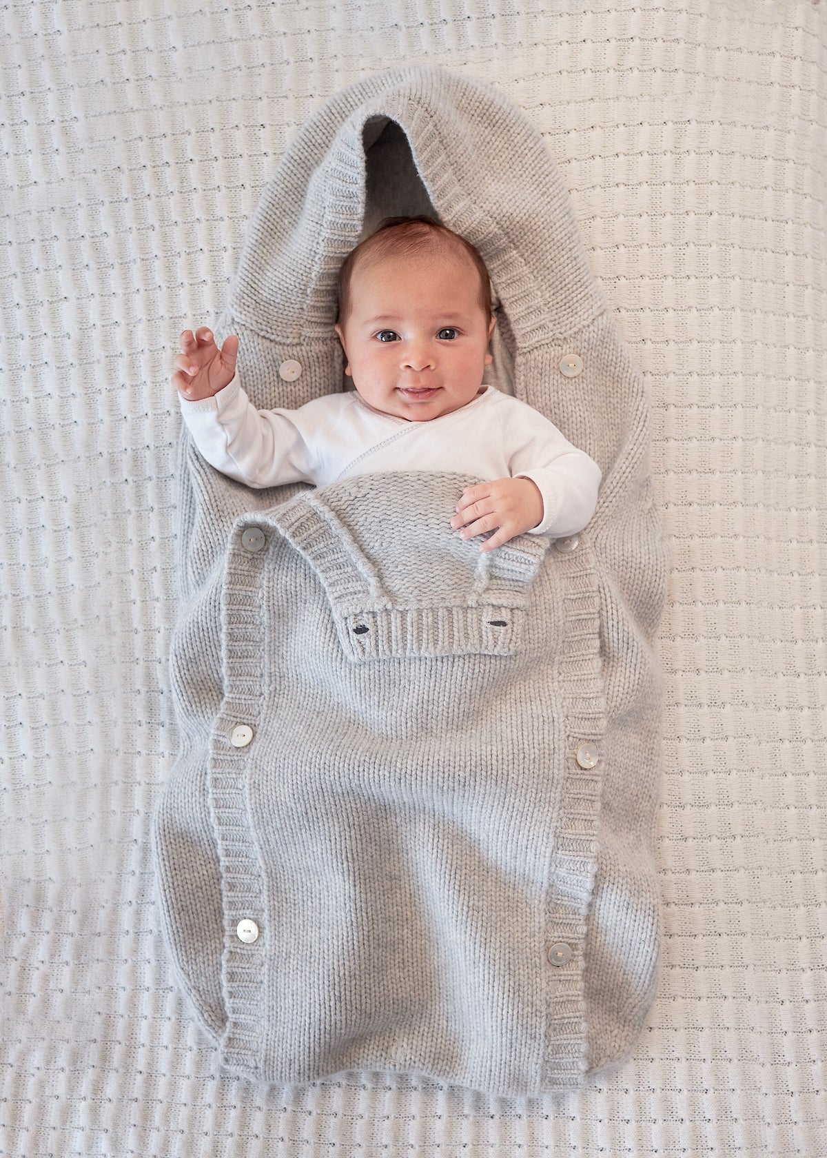 Nid d’ange bébé en cachemire gris BOTIBOTY