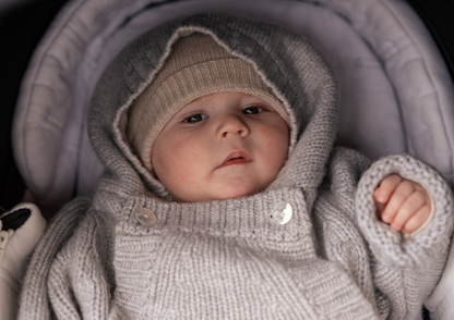 Bébé dans un nid d’ange gris en cachemire BOTIBOTY