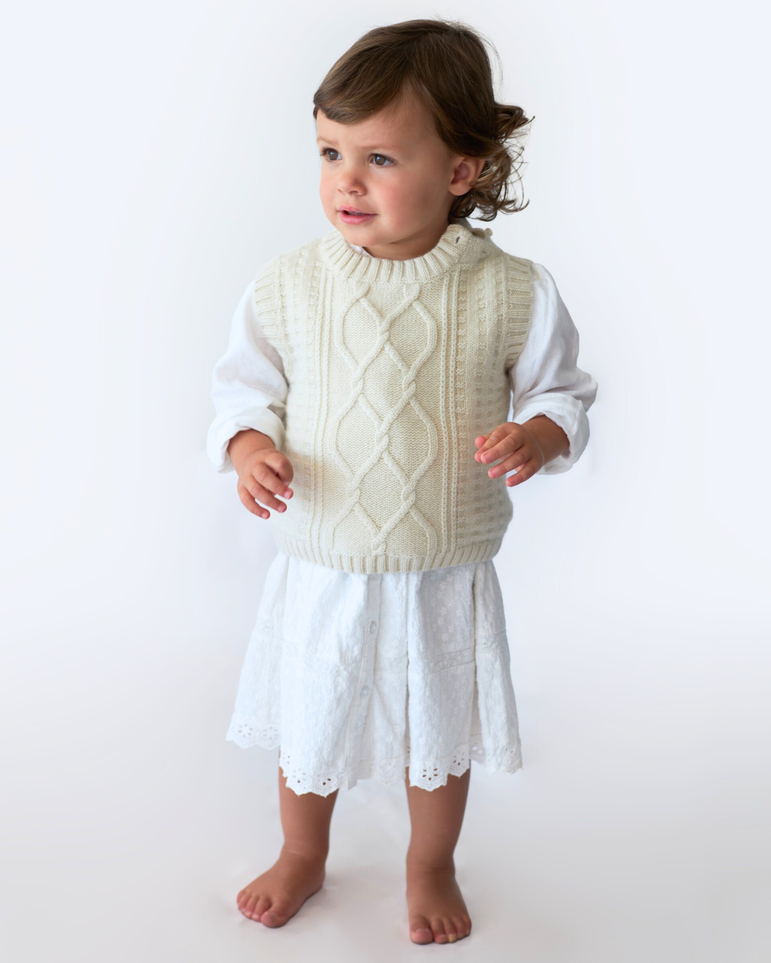 Pull torsadé sans manches bébé en cachemire écru BOTIBOTY